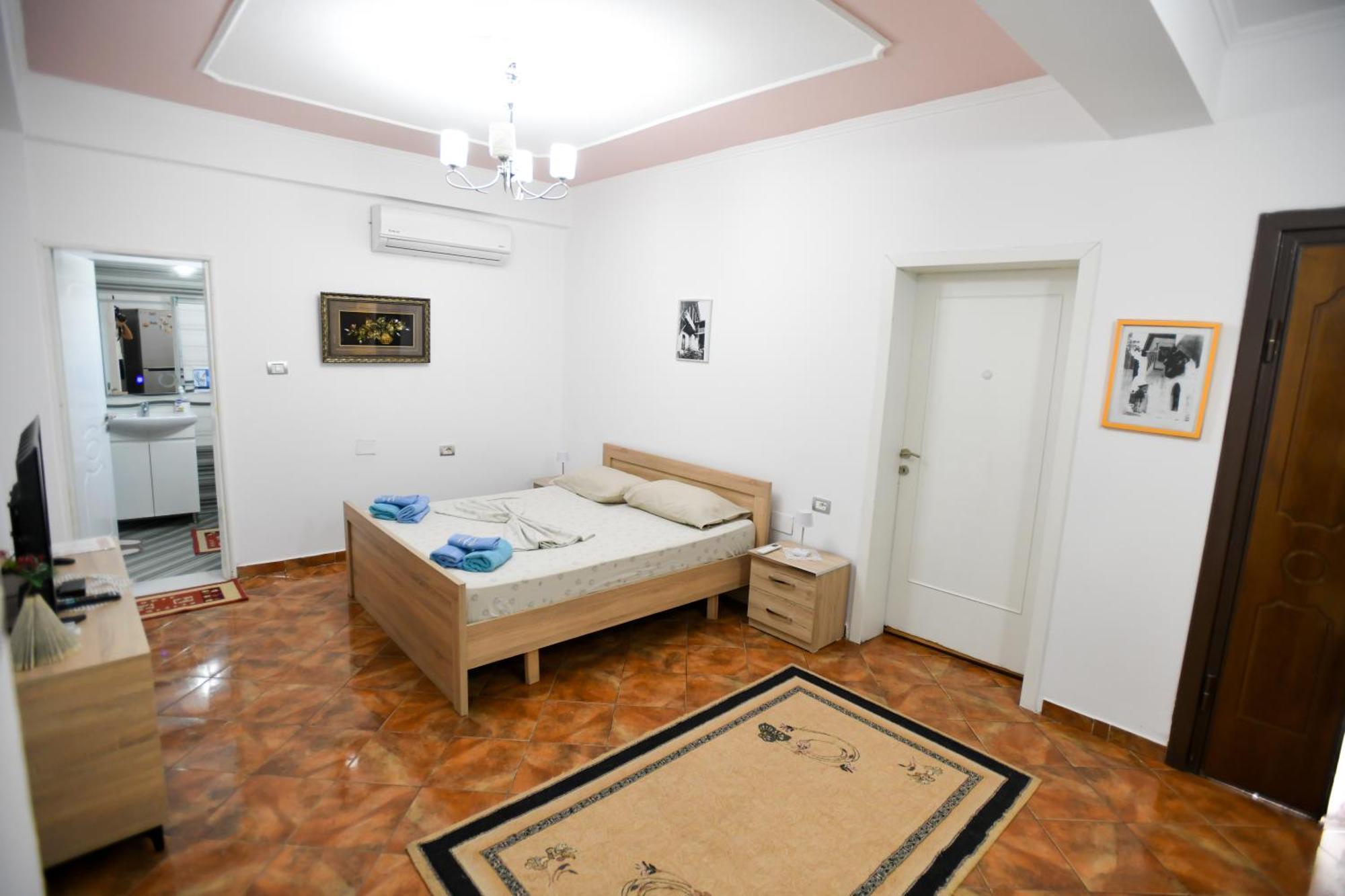 Guest House Flowers Берат Екстер'єр фото