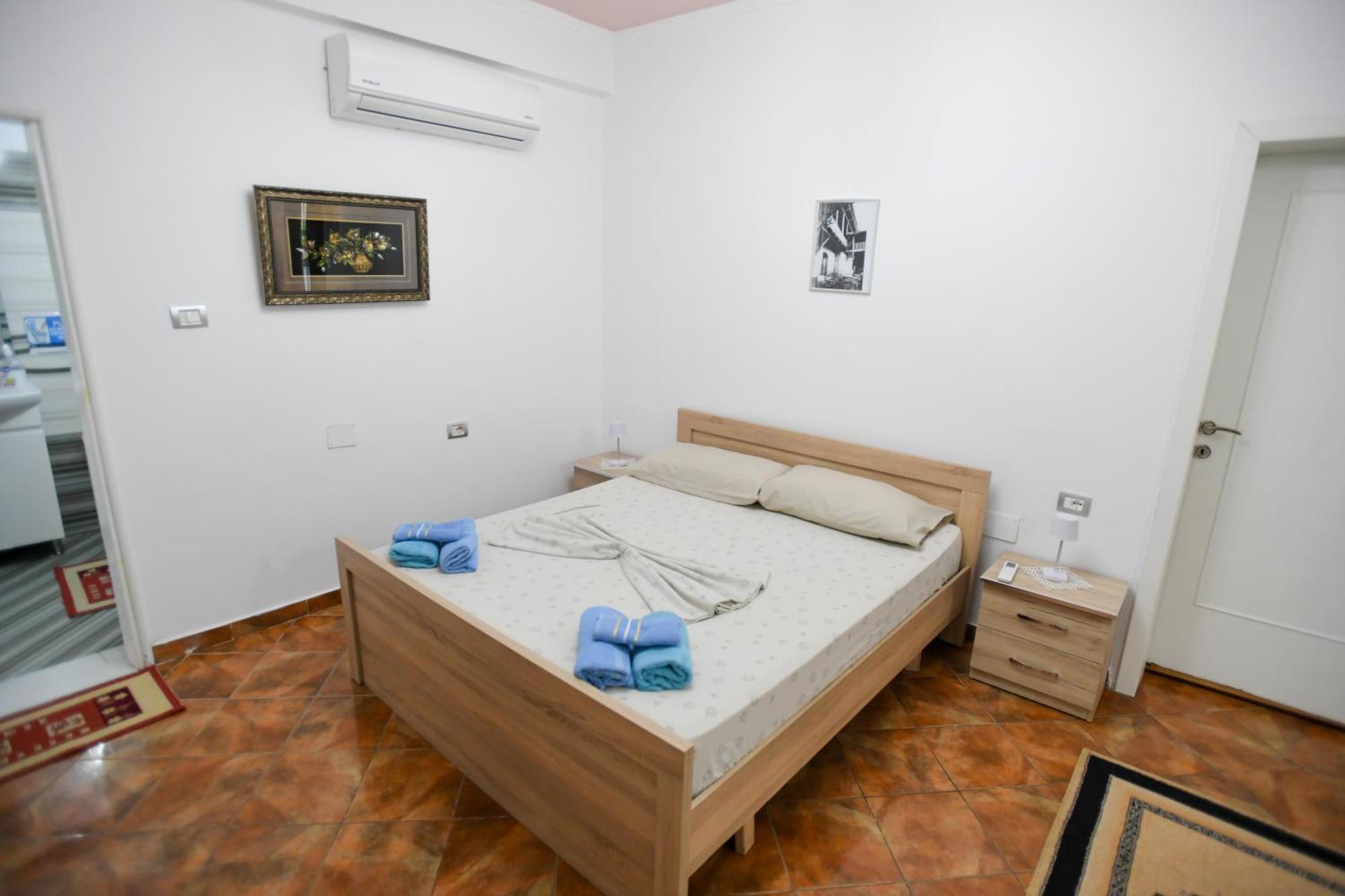 Guest House Flowers Берат Екстер'єр фото