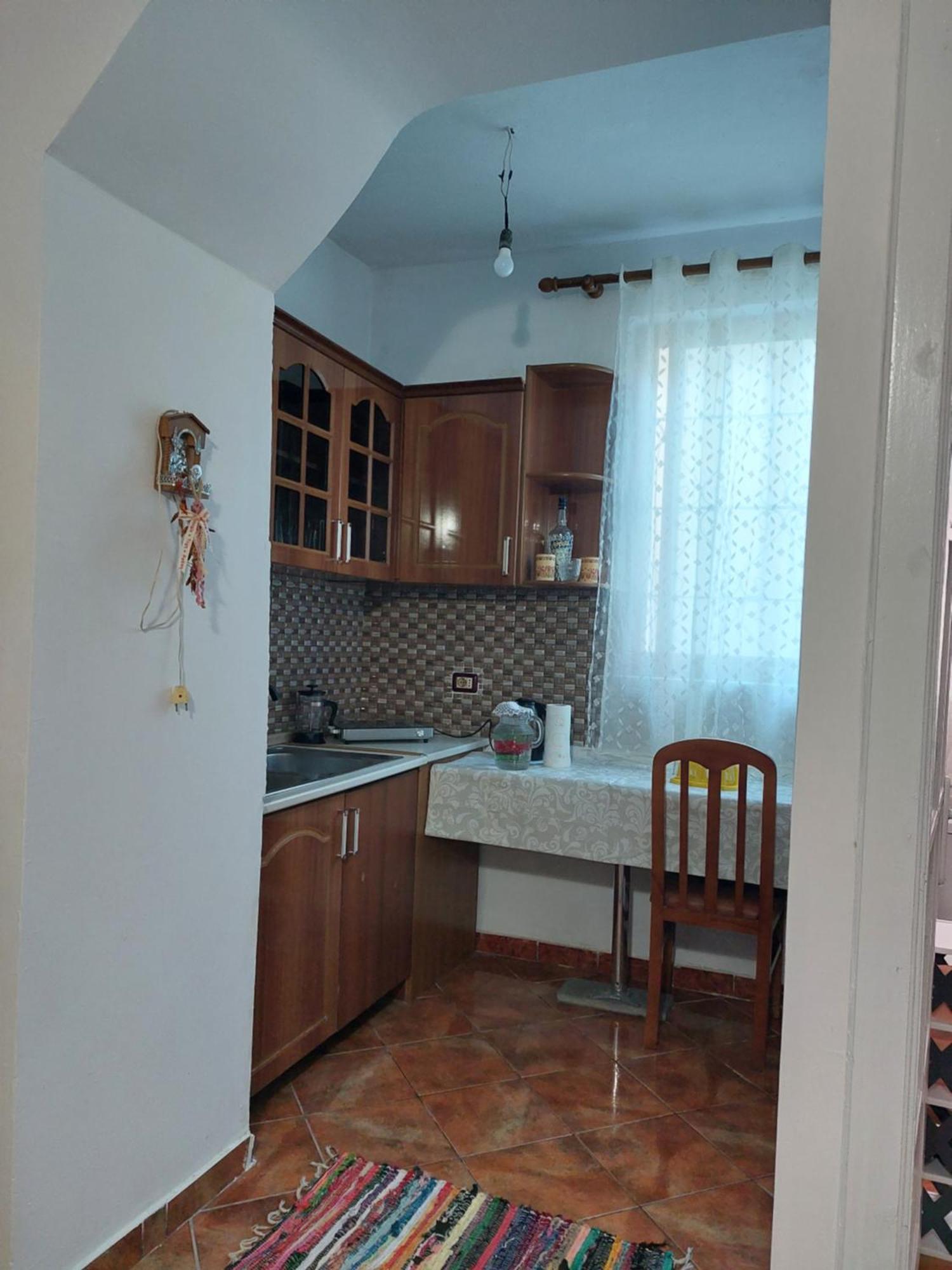Guest House Flowers Берат Екстер'єр фото